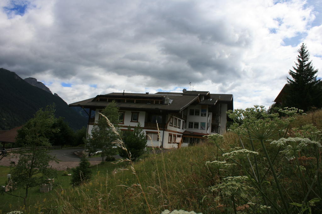 A. Paolo Apartments Vigo di Fassa Esterno foto